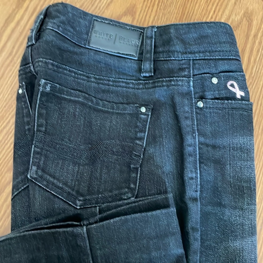 White House, black market, Breast Cancer awareness, black jeans. Size 0R